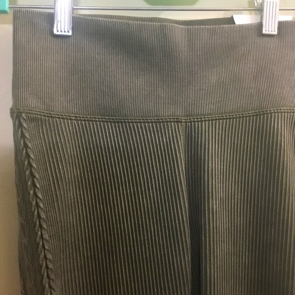 NWT Aerie Offline hi-rise army/olive green leggings - Picture 5 of 8